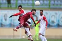 تصاویر/ بازی پرسپولیس و نساجی در باتلاق قائمشهر