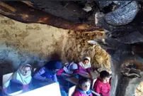 مدرسه‌ای در حوالی ایذه با هیزم گرم می‌شود