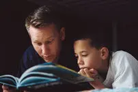 کودکانی که با قصه به خواب می‌روند، عاشق‌تر می‌شوند