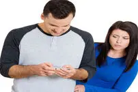 چه چیزهایی را از همسرتان پنهان می‌کنید؟