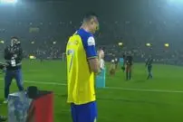 (ویدئو) توپ یادگاری رونالدو برای هواداران النصر