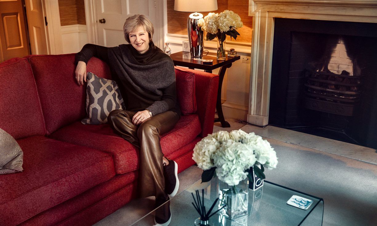 عکس/ لباس خانم نخست وزیر دردسرساز شد