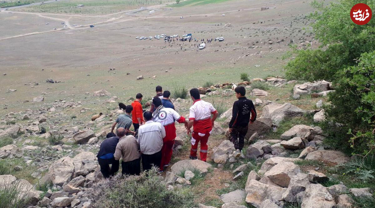 خودکشی زن جوان در کنار کوه