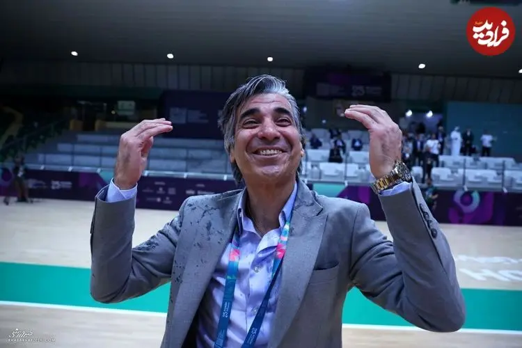 وحید شمسایی نامزد بهترین مربی سال جهان شد