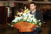 (تصاویر) دسته گل آبی علی‌ضیا برای مظلومی