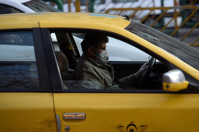 چرخ تاکسی‌ها نمی‌چرخد