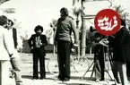 عکس| سفر زمان؛ «بلندقدترین بازیگر سینمای ایران» در حال ماساژ دادن بازیگر آلمانی در حمام
