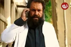 عکس| سفر در زمان؛ «فرمانده داعشی» در اتاق گریم سریال پایتخت 5؛ سال 96