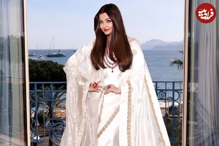 عکس| سفر در زمان؛ «آیشواریا رای» در حال خروج از هتل اش  در نیویورک؛ سال 1387