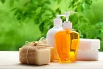 شامپو یا صابون؛ کدام برای شستن مو بهتر است؟