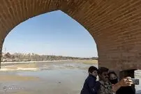 (تصاویر) خداحافظی دوباره اصفهانی‌ها با آب زاینده‌رود!