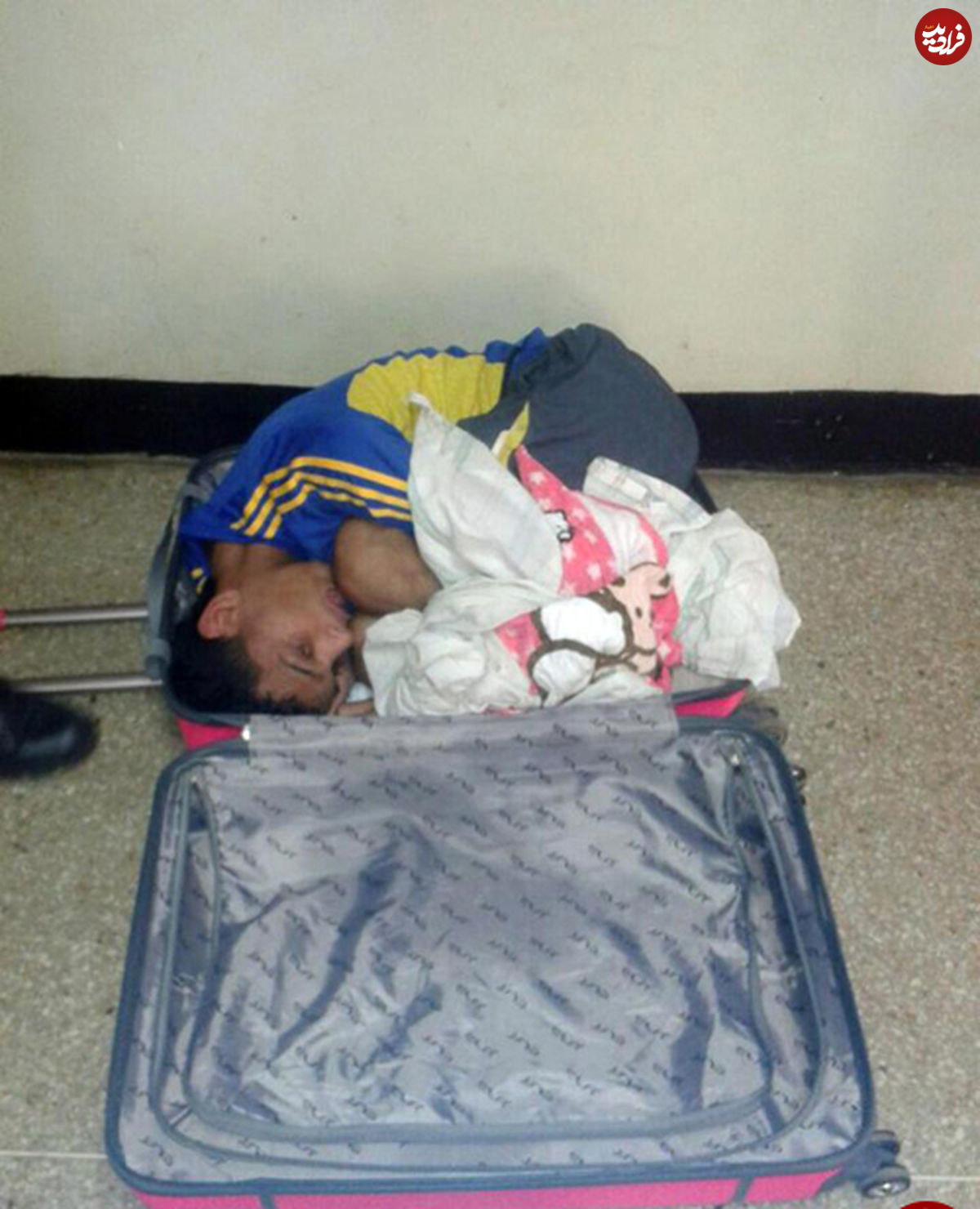 عکس/ فراری دادن شوهر زندانی در چمدان!