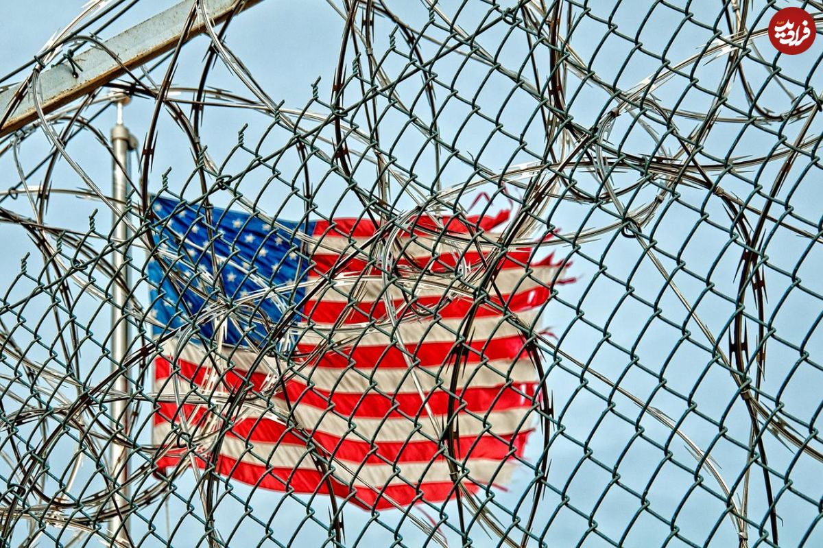 برهنگی اجباری زنان زندانی در آمریکا