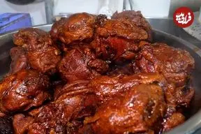 ببینید| غذای خیابانی در کره؛ مراحل تهیه نودل تند با گوشت گاو در سئول