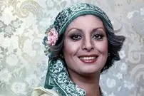 عکس| سفر در زمان؛ «مرجان، خواننده» به همراه خانواده اش در کنار آزیتا حاجیان؛ دهه 70