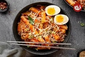 دوکبوکی، غذای خیابانی محبوب کره ای‌ها؛ تند، پنیری و خوشمزه + روش تهیه
