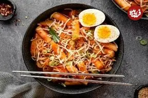 دوکبوکی، غذای خیابانی محبوب کره ای‌ها؛ تند، پنیری و خوشمزه + روش تهیه