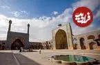 عکس| سفر به ایران قدیم؛ یک اصفهانی در حیاط مسجد جامع اصفهان؛ سال 1313