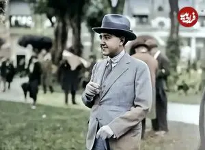 عکس| سفر در زمان؛ «پادشاه اسپانیا» در حال استقبال از «احمدشاه»؛ سال 1301