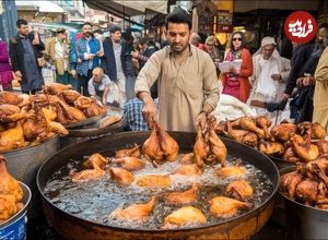 ببینید؛ غذای خیابانی در پاکستان؛ پخت 500 کیلو پاکورای مرغ در پیشاور