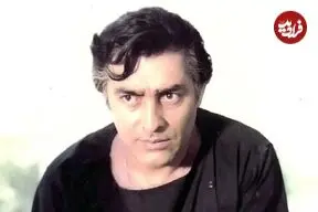 عکس| سفر به گذشته؛ فردین در سالن کشتی و در حال تماشای مسابقات؛ سال 76