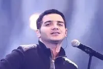 (ویدیو) اجرای اختصاصی محسن یگانه برای یک جوان روی ویلچر