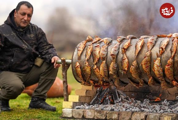 (ویدئو) روش خلاقانه و تماشایی آشپز روستایی آذربایجانی برای کباب کردن ماهی