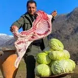 ببینید| غذای روستایی در آذربایجان؛ پخت دلمه کلم با گوشت بره در روستا