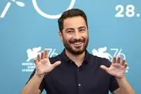 عکسی از نوید محمدزاده و بازیگر پوست شیر در یک عروسی