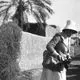 عکس| سفر زمان؛ زن سوئدی و کودکان روستایی در جنوب ایران در دوران احمدشاه