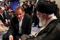 عکس؛ سفر به تاریخ؛ «اسحاق جهانگیری و سید مسعود خامنه‌ای» در کنار رهبر انقلاب در کارخانه مس سرچشمه