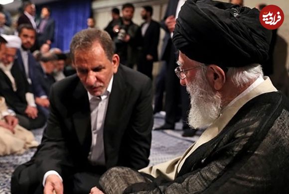 عکس؛ سفر به تاریخ؛ «اسحاق جهانگیری و سید مسعود خامنه‌ای» در کنار رهبر انقلاب در کارخانه مس سرچشمه