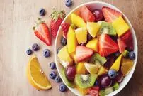 زیان‌بار بودن مصرف میوه بعد از غذا؛ حقیقتی علمی یا افسانه‌ای بدون ریشه علمی؟