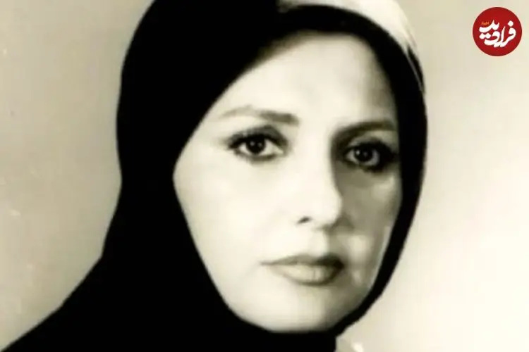 عکس| سفر در زمان؛ «گوگوش» در نوجوانی و در حال اجرا با پدرش؛ اوایل دهه 40