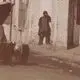 عکس| سغر زمان؛ «گلۀ کوچک بزها» در یکی از خیابان‌های تهران در دوران قاجار