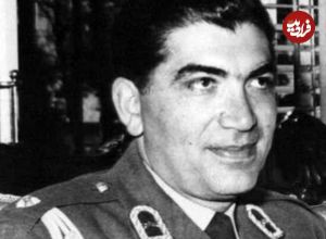 سفر در زمان؛ یادداشت‌های علم، شنبه ۱۵ مهر ۱۳۵۱: شاه، «شاپور غلامرضا» را برای کوتاه نکردن موهایش به باد فحش گرفت