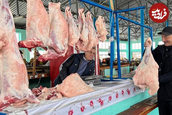 (ویدئو) غذای روستایی در آذربایجان؛ روشی خلاقانه برای کباب کردن 12 کیلو گوشت