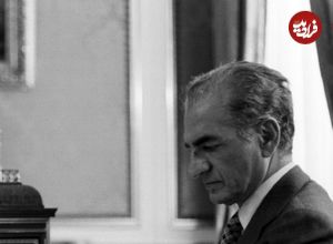 عکس؛  سفر در زمان؛ «محمدرضا پهلوی و همسر سوم اش» در صحن حرم امام رضا؛ سال 57