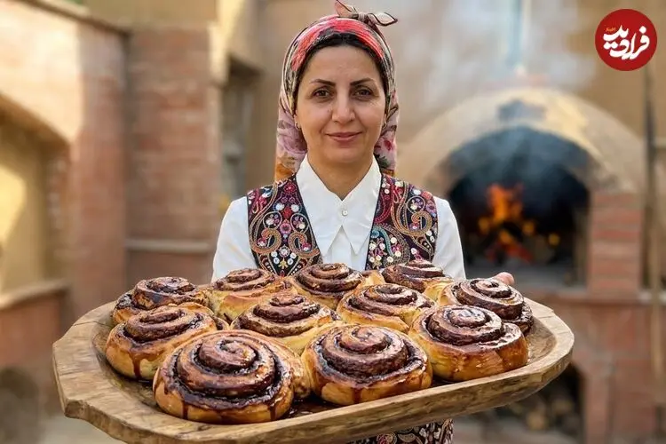 ببینید| غذای روستایی در ایران؛ پخت نان رول دارچینی و شکلاتی توسط بانوی روستایی