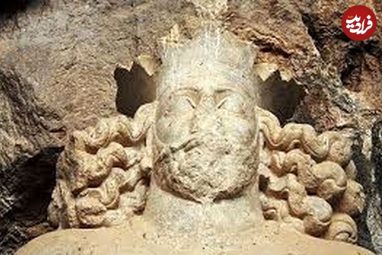 عکس؛ تصویری از شاپور ساسانی با تاج پادشاهی در میادین تهران
