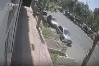 ( ویدیو) لحظه دلخراش زیر گرفتن یک زن و مرد توسط راننده پراید در کرج
