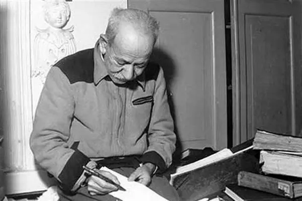 ادیبی که چوب دوستی با مصدق را خورد!