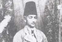 عکس| سفر زمان؛ تصویری از «یمین الدوله پسر ناصرالدین شاه» در کنار درباریان