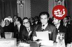 عکس| سفر در زمان؛ «اردشیر زاهدی» در حال بوسیدن دست «محمدرضا پهلوی»؛ دهه 40