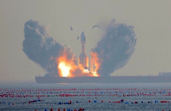 (عکس) چین قدرتمندترین موشک سوخت جامد جهان را پرتاب کرد
