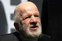 عکس| سفر زمان؛ چهرۀ «رضا کرم رضایی» در 33 سالگی در اولین فیلمش قبل از انقلاب؛ سال 49