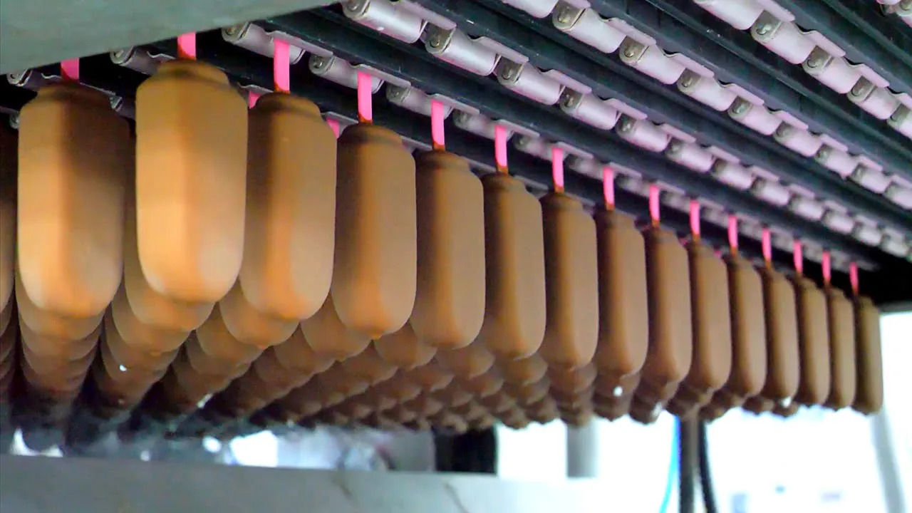 (ویدئو) نحوه تولید میلیون ها بستنی در یک کارخانه معروف کره ای