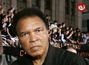 عکس| سفر در زمان؛ «محمدعلی کلی» در حال دوچرخه سواری در کنتاکی؛ سال 1338