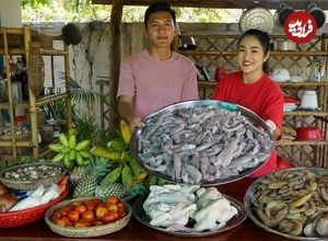 ببینید| غذای روستایی در چین؛ پخت غذا با ماهی مرکب، میگو و آناناس توسط خواهر و برادر روستایی