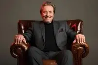 چرا ایلان ماسک پدر نابغه‌اش را «شرور» می‌نامد؟